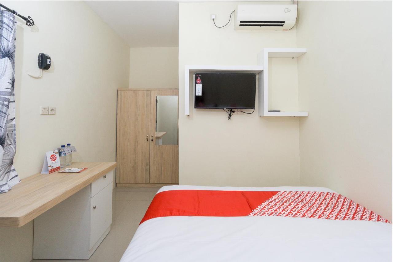 Oyo 1542 Yessy Mansion Hotel Ngabean Ngoại thất bức ảnh