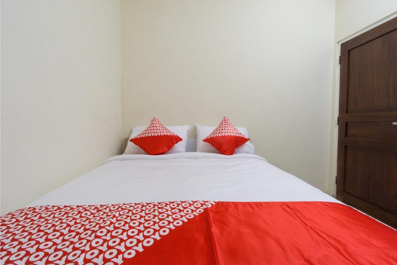 Oyo 1542 Yessy Mansion Hotel Ngabean Ngoại thất bức ảnh