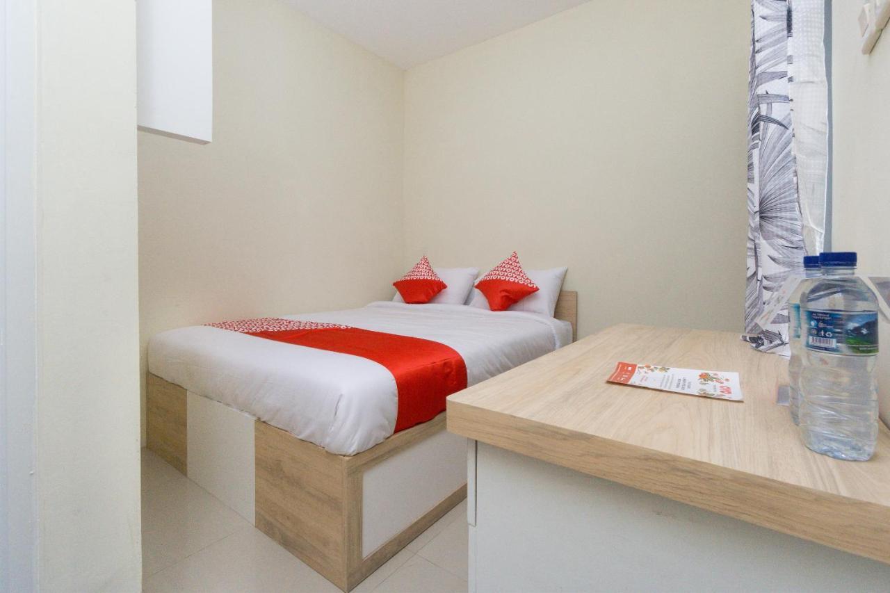 Oyo 1542 Yessy Mansion Hotel Ngabean Ngoại thất bức ảnh